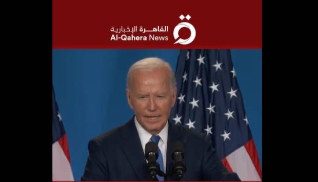 بايدن يخطئ في اسم زيلينسكي: أفكر في بوتين كثيرا (فيديو)