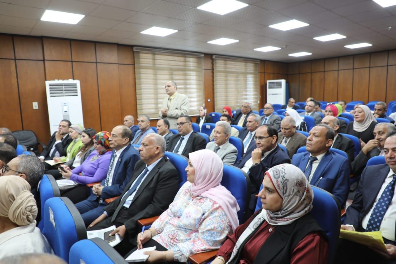 وزير التعليم لمعلمي المنيا: المدرس أحد أهم عناصر تطوير المنظومة (صور)