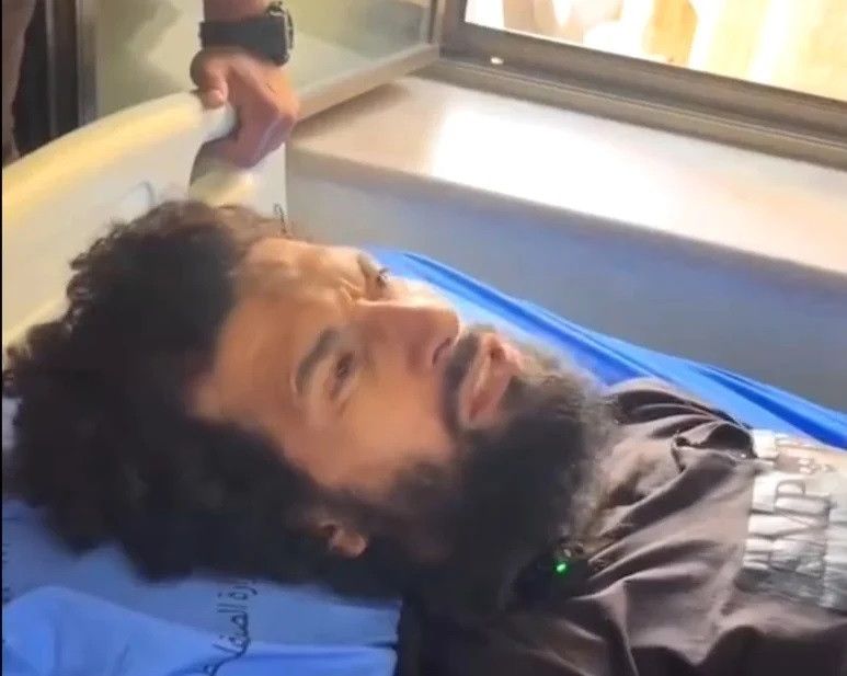 والد الأسير المحرر معزز عبيات يكشف تعذيب الاحتلال لابنه