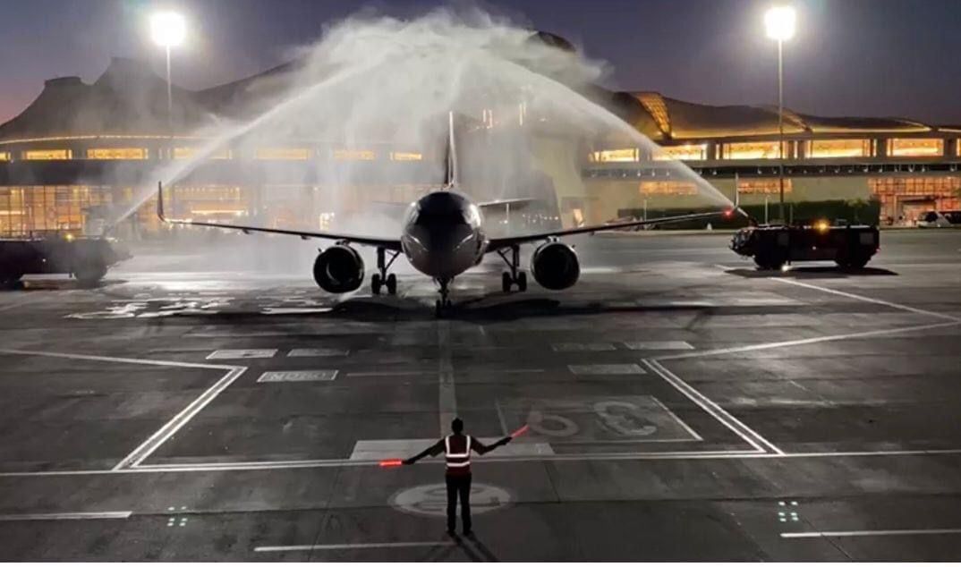 بالورود.. محافظ جنوب سيناء يكلف باستقبال أولى الرحلات القادمة من مدريد