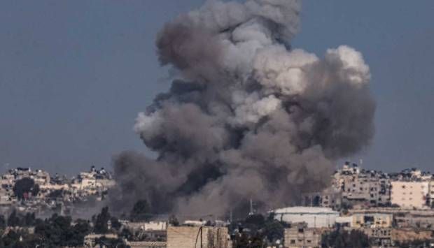 الاحتلال يستهدف الحي السعودي غربي رفح الفلسطينية وقصف شقة سكنية في حي النصر