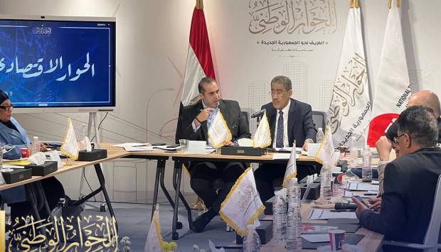 مصدر لـ«إكسترا نيوز»: برنامج الحكومة التزم بمخرجات الحوار الوطني