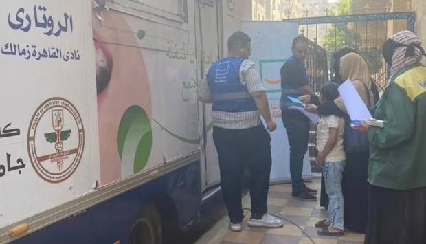 قافلة أسنان «حياة كريمة» تقدم الخدمات لمئات الأهالي في الهرم