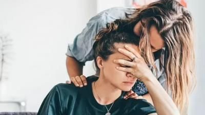 تماماً مثل نزلات البرد.. الاكتئاب مُعدٍ