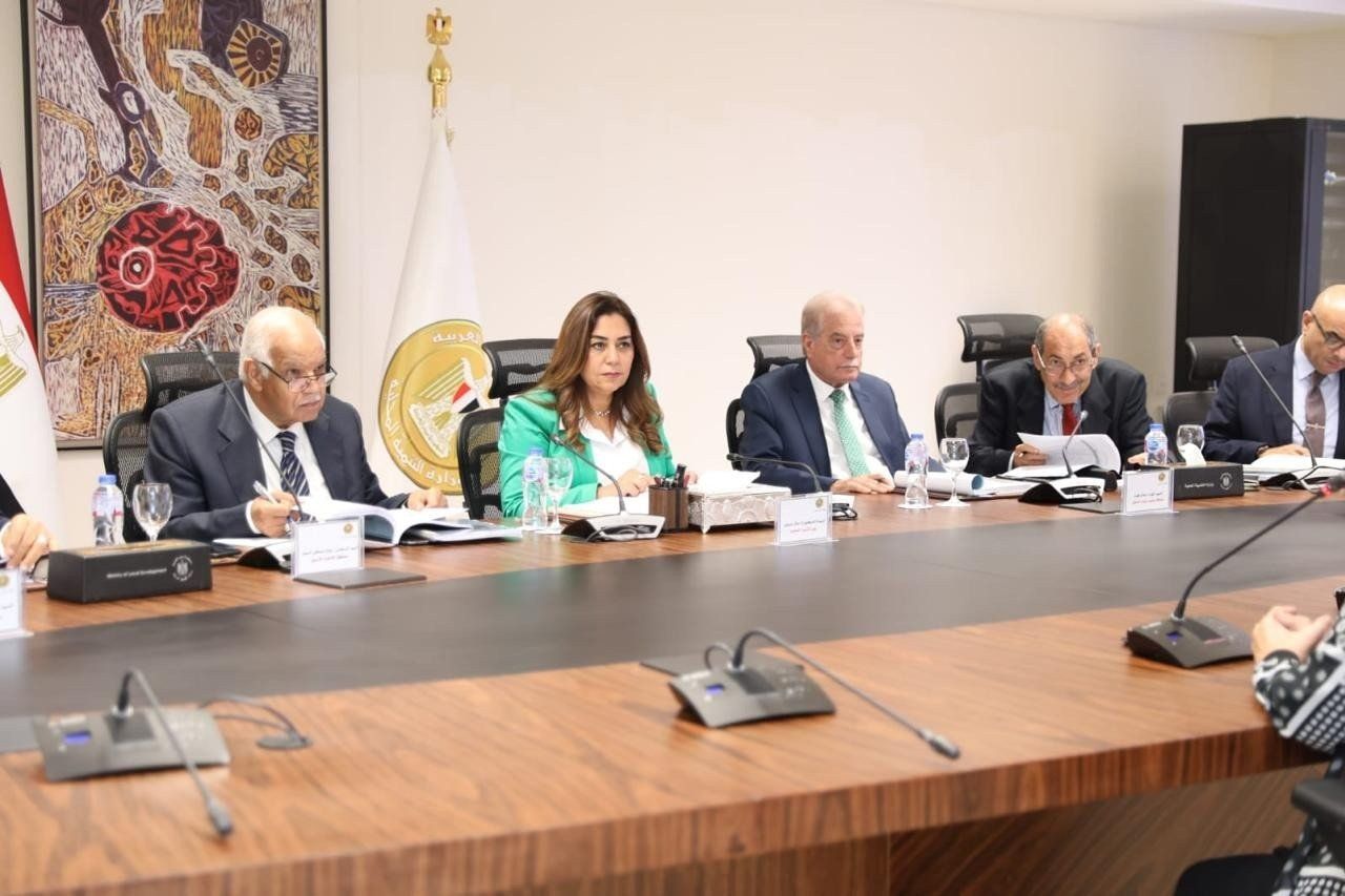 وزيرة التنمية المحلية ترأس لجنة مقابلات مسابقة القيادات لشغل 91 وظيفة
