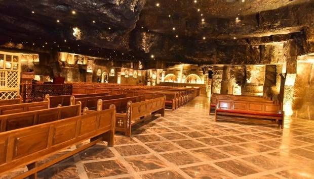 من سيناء إلى أسيوط.. «دير المحرق» يتزين لاستقبال مولد السيدة العذراء