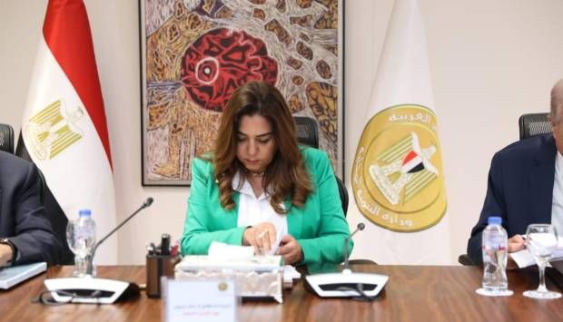 وزيرة التنمية المحلية ترأس لجنة مقابلات مسابقة القيادات لشغل 91 وظيفة