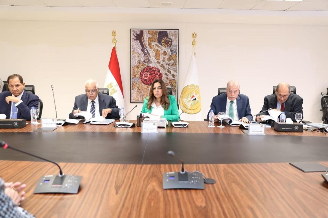 وزيرة التنمية المحلية ترأس لجنة مقابلات مسابقة القيادات لشغل 91 وظيفة