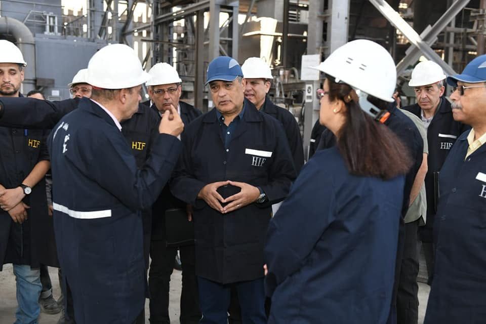 وزير الإنتاج الحربي يطمئن على سير العملية الإنتاجية بـ«حلوان للمسبوكات»