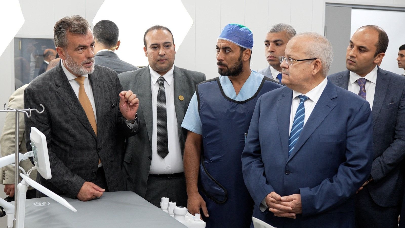 افتتاح أحدث وحدة قسطرة أوعية دموية طرفية في مصر والشرق الأوسط بالقصر العيني