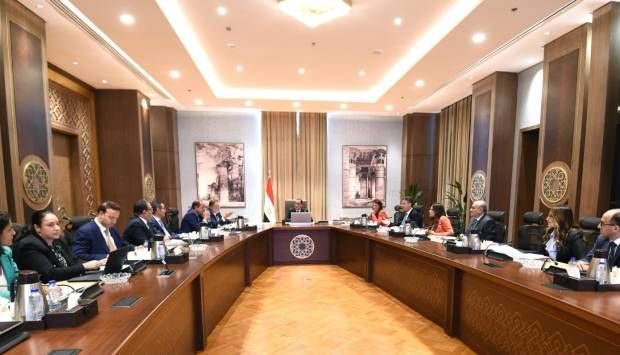 خفض التضخم وزيادة الاستثمار..تفاصيل أول اجتماع للمجموعة الوزارية الاقتصادية