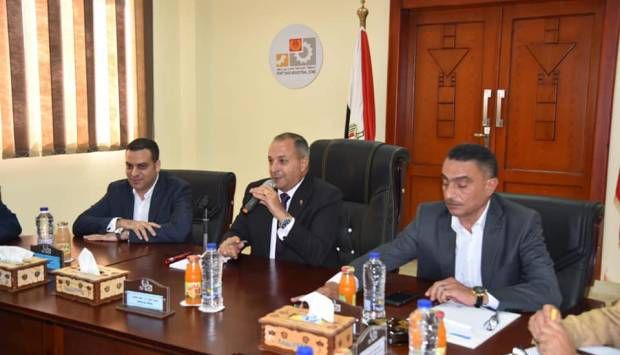 محافظ بورسعيد: توفير كل الدعم لمشروعات الشباب وصغار المستثمرين (صور)