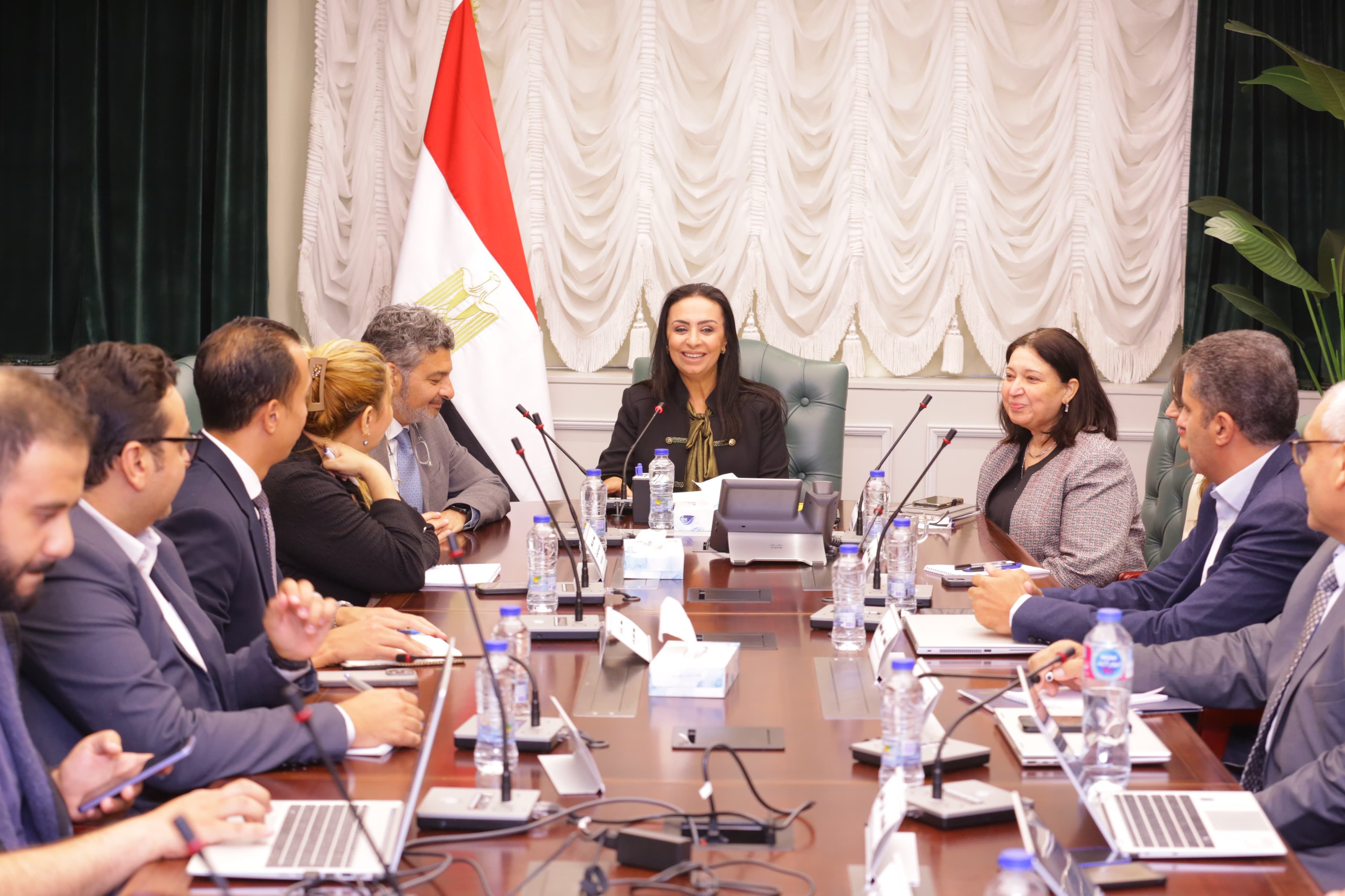 وزيرة التضامن: تشجيع أسر «تكافل وكرامة» على الاستفادة من «تحويشة» (صور)