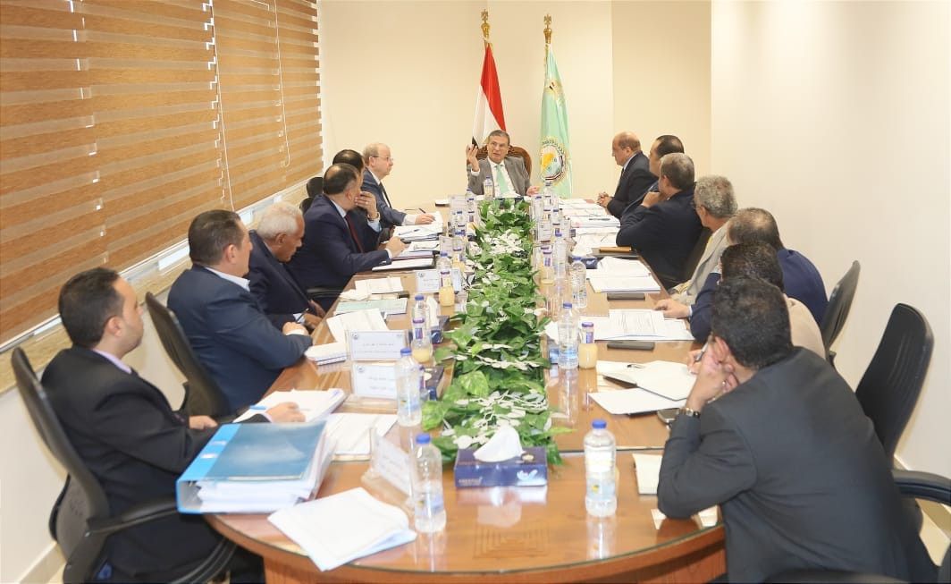 وزير الزراعة يوجه بسرعة الانتهاء من تطوير جمعيات الإصلاح الزراعي خلال عام