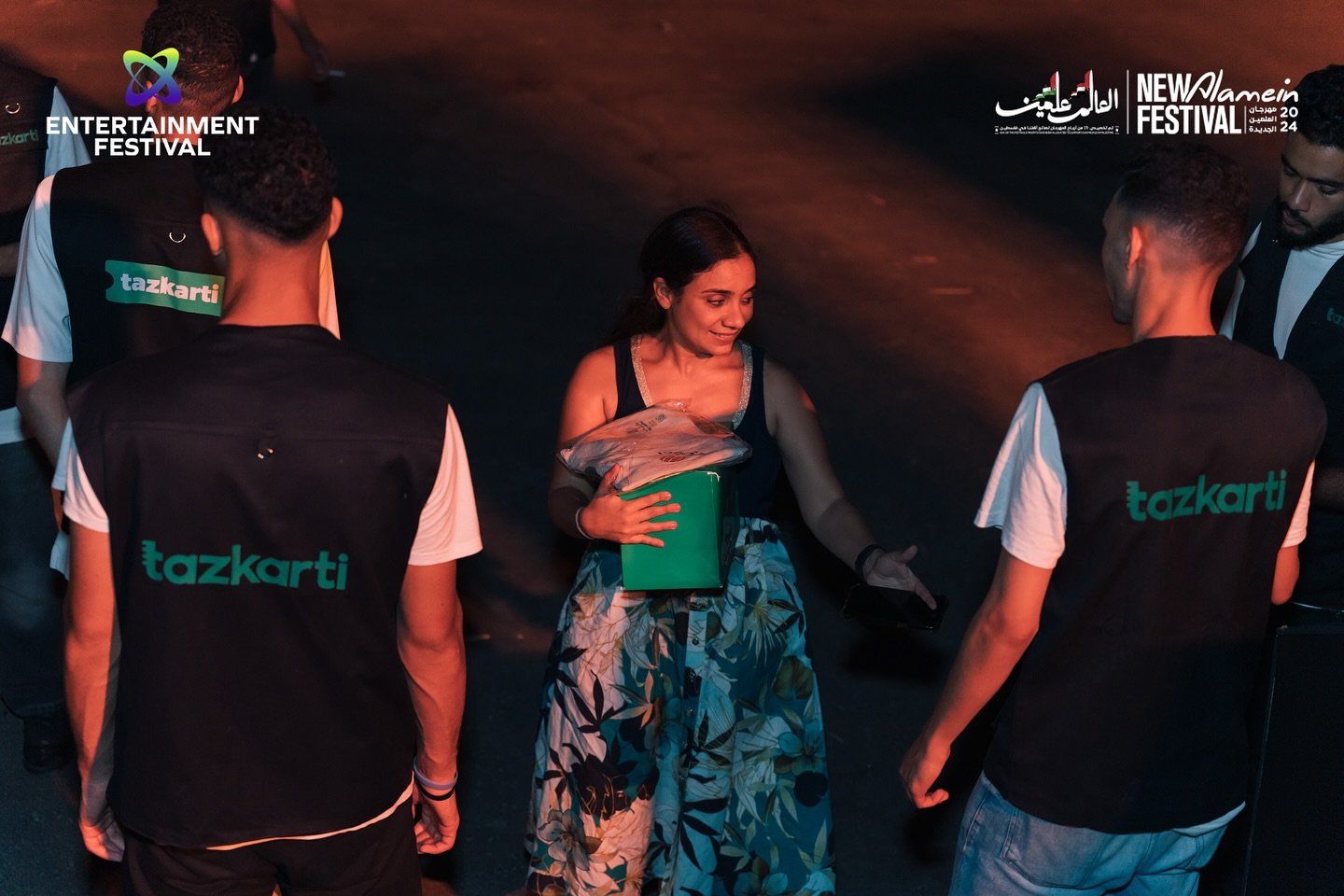 بدء توافد الجماهير لحضور حفل كاظم الساهر فى U Arena بمهرجان العلمين