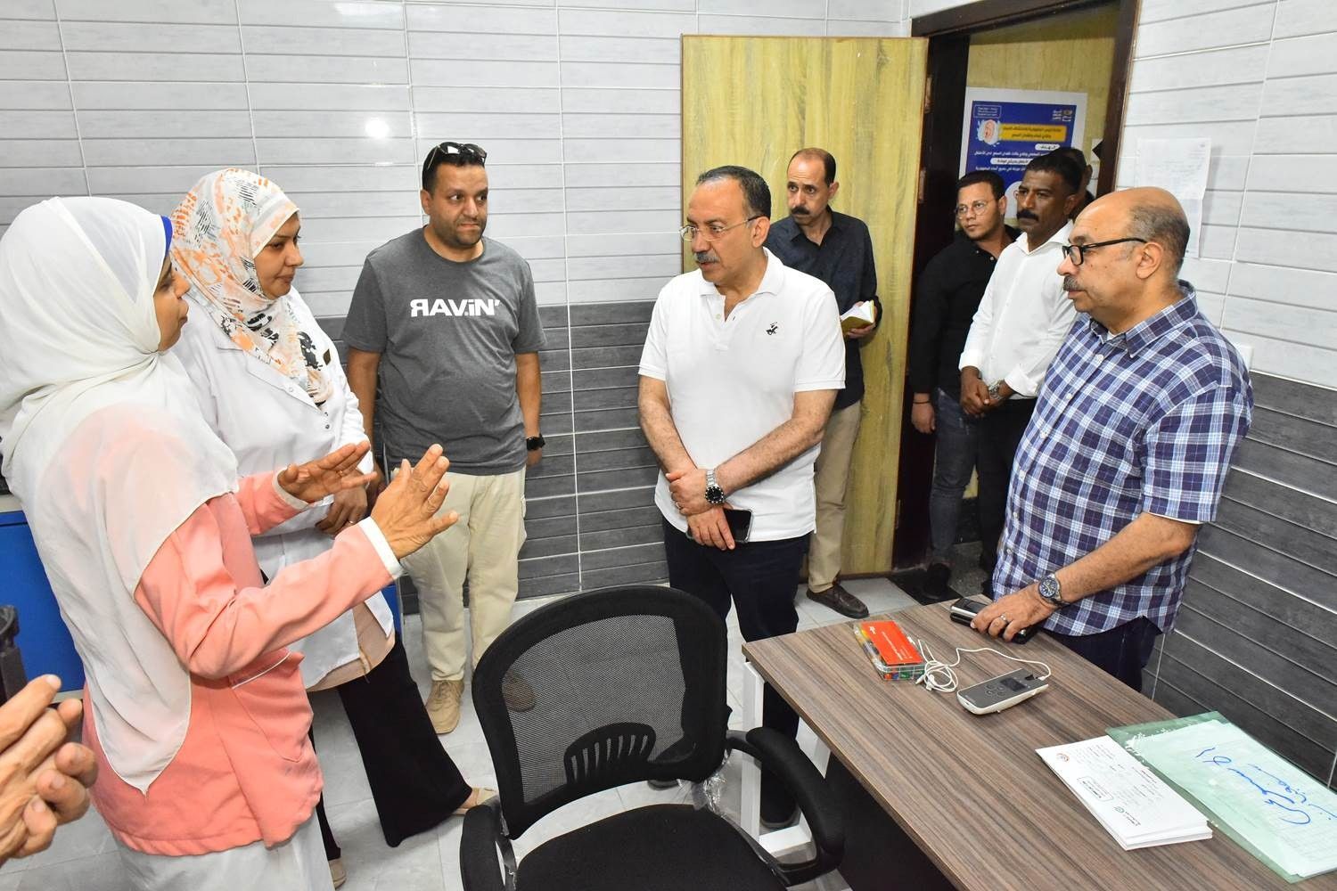 محافظ أسيوط للمواطنين بحي شرق: "أنا هنا علشانكم وتحت أمركم طوال 24 ساعة"