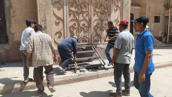 رفع إشغالات وغلق محال مخالفة بـ 6 أكتوبر والعاشر من رمضان (صور)