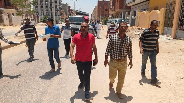 رفع إشغالات وغلق محال مخالفة بـ 6 أكتوبر والعاشر من رمضان (صور)