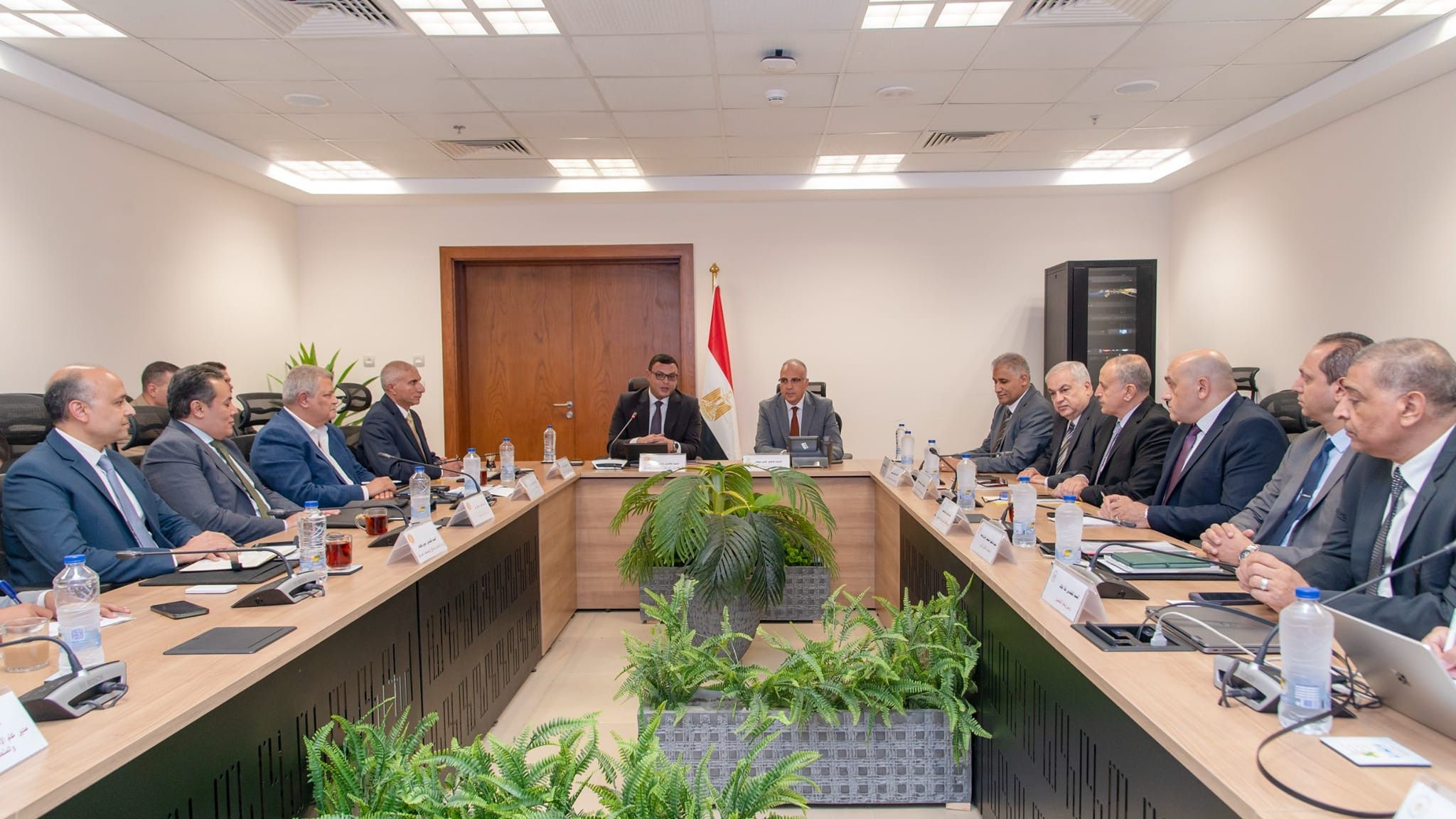 وزيرا الري والإسكان يؤكدان ضرورة توطين صناعة مستلزمات محطات التحلية