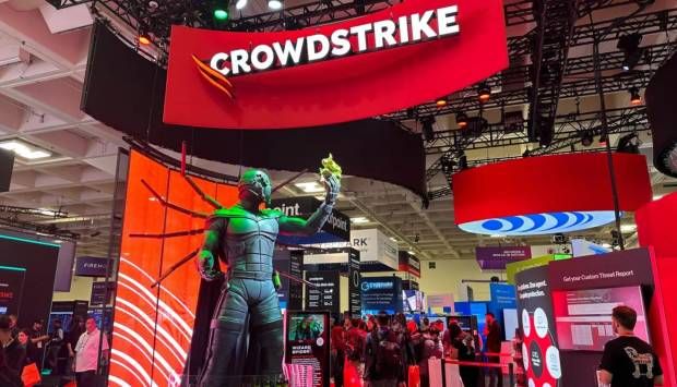 عاجل.. تقرير يكشف سر الأعطال الفنية التي ضربت المطارات والبنوك والبورصات