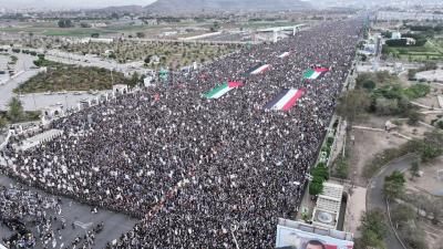 أخبار اليمن : "ثابتون مع غزة".. مسيرة مليونية بصنعاء