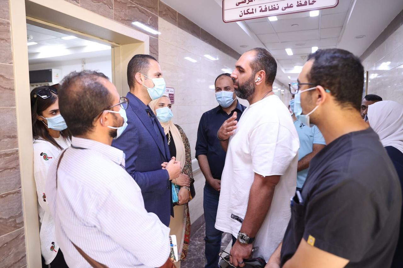 نائب وزير الصحة: حريصون على تطوير جميع الخدمات للمواطنين (صور)