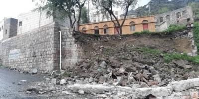 أخبار اليمن : سور مدرسة بصنعاء يقتل طالبتين ويصيب 4