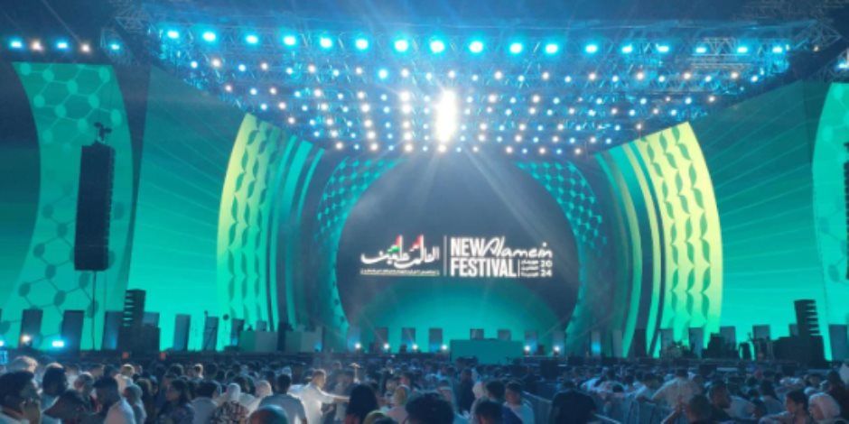 وصول تامر حسنى على مسرح U Arena بعد قليل لإحياء حفل مهرجان العلمين الجديدة