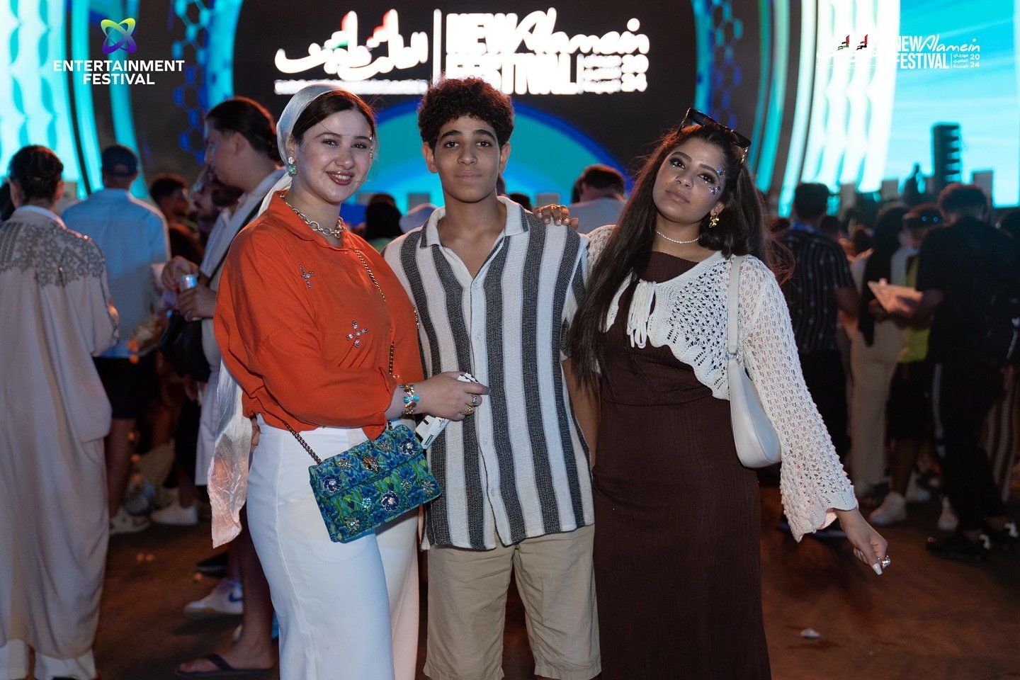 قبل حفل تامر حسني.. أجواء مليئة بالبهجة وحماس مش عادي بمهرجان العلمين الجديدة