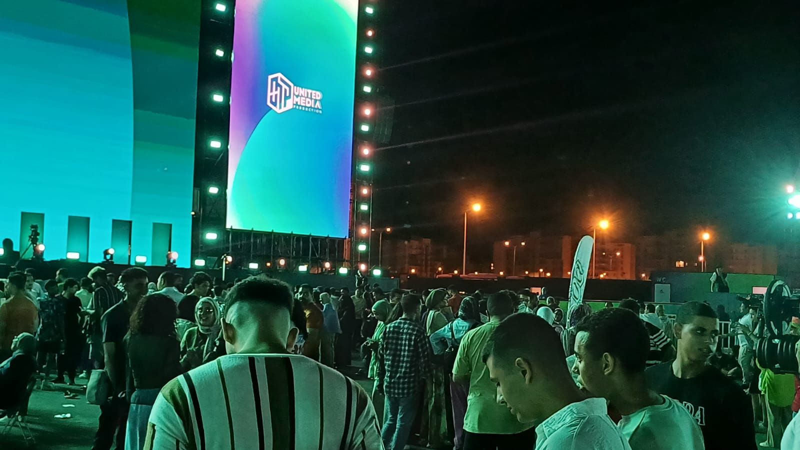 توافد جمهور رامي جمال على حفله بمهرجان العلمين الجديدة فى نسخته الثانية