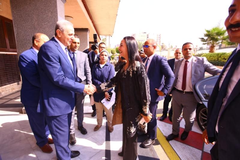 وزيرة التضامن تستهل زيارتها لمحافظة الغربية بلقاء وزير العمل والمحافظ ورئيس الأمانة...