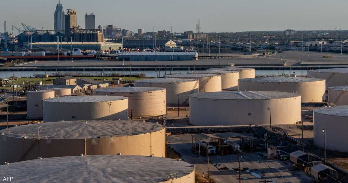 العالم اليوم - تراجع المخزونات الأميركية يدفع أسعار النفط للارتفاع