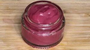 مفعوله كالسحر.. اعملي كريم البنجر في البيت لتفتيح البشرة في أسرع وقت