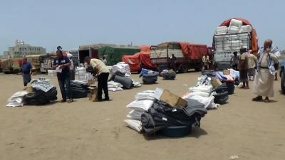 أخبار اليمن : توزيع مساعدات غذائية وإيوائية في الحديدة