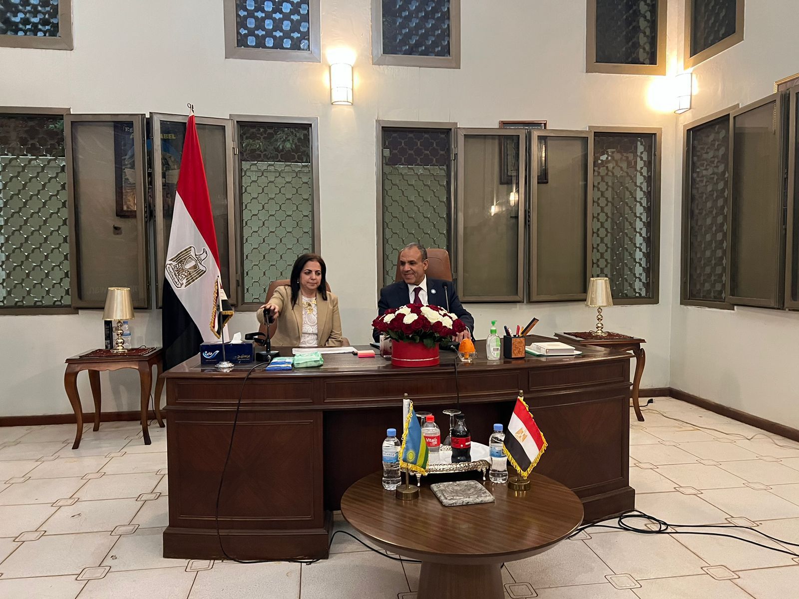 وزير الخارجية يلتقى ممثلين عن الجالية المصرية في رواندا