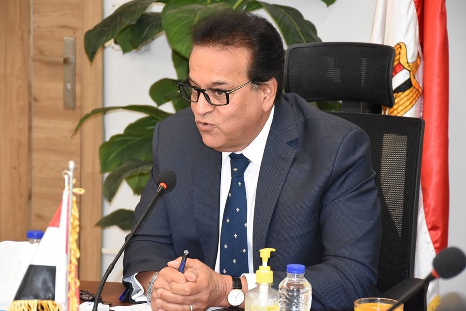 وزير الصحة يستعرض مبادرة 100 يوم صحة مع مجلس أمناء القاهرة الجديدة