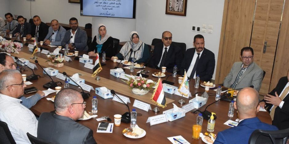 وزير الصحة يستعرض مبادرة 100 يوم صحة مع مجلس أمناء القاهرة الجديدة