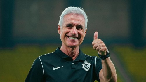 كاسترو يثير الجدل بقرار مفاجئ قبل نهائي السوبر السعودي ضد الهلال ! تفاصيل نارية