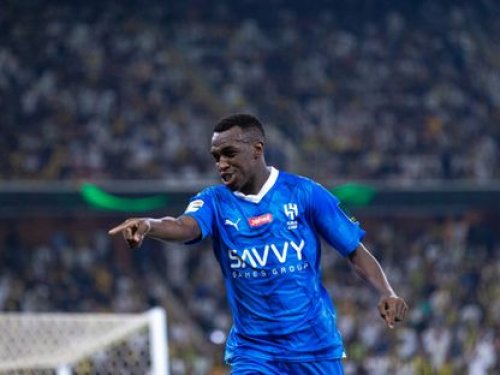 الهلال السعودي يبحث عن بديل سعود عبدالحميد في الدوري الألماني