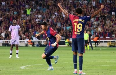 برشلونة يحقق فوزه الثاني توالياً