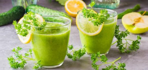 7 أسباب ستجعلك تتناول كوب من عصير البقدونس يوميا على الريق..من أفضل الوصفات