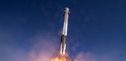 السلطات الأمريكية تسحب صاروخ فالكون 9 من العمل