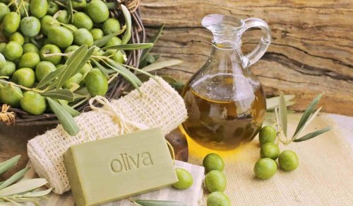 سر جمال الأجداد يكمن في الزيتون ... اكتشفي كيف يمنحك صابون زيت الزيتون بشرة ناعمة متوهجة كحجر العقيق