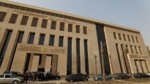 التعليم: إضافة 20% من درجة التاريخ والعربى بالمدارس الدولية لمجموع الطالب