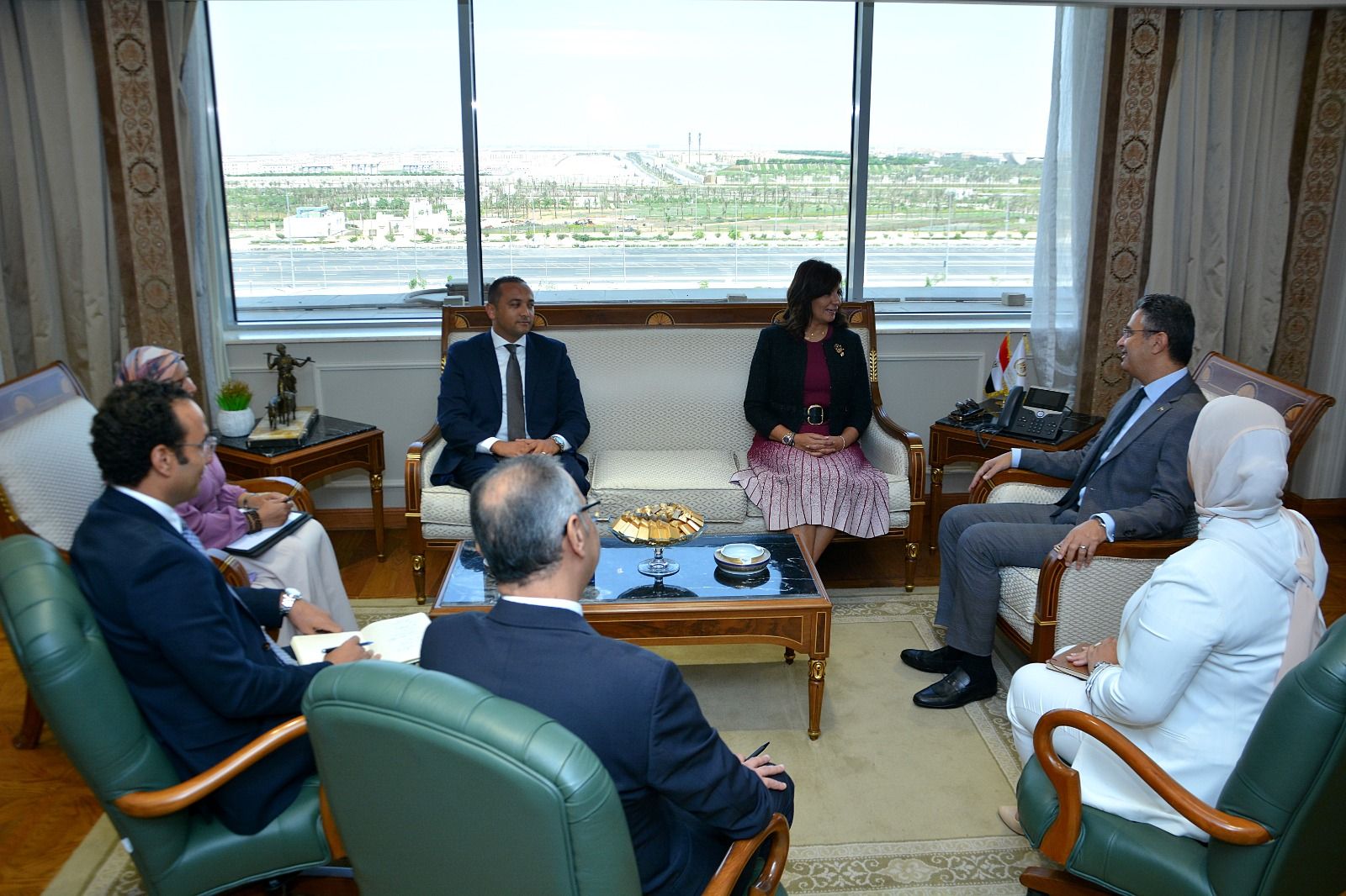 وزير التموين يتسقبل السفيرة نبيلة مكرم: التحالف الوطني يشارك بمعرض أهلا مدارس والتعاون في الدعم السلعي والغذائي