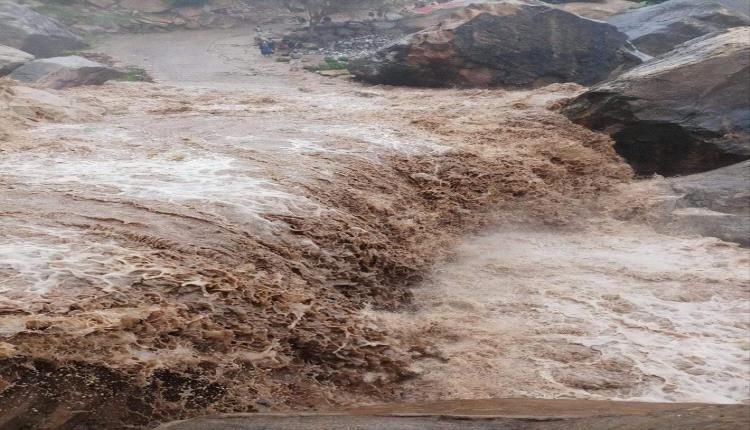 فيضانات كبرى وشديدة ستضرب هذه المناطق والأودية.. خلال ساعات الأرصاد الجوية تحذر منها؟!