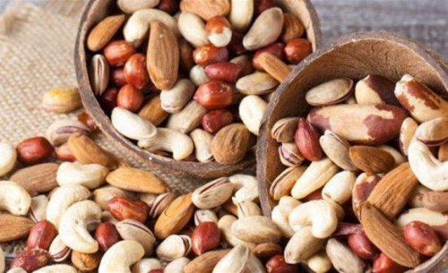 «توقف عن تناولها علي الفور»...نوع من انواع المكسرات يمكن ان يسبب الي وافاتك حالا!!!؟