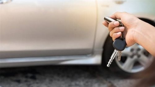 هتندم وتقول مكنتش أعرف.. مخاطر وضع ريموت السيارة في ميدالية المفاتيح. تعرف عليها!
