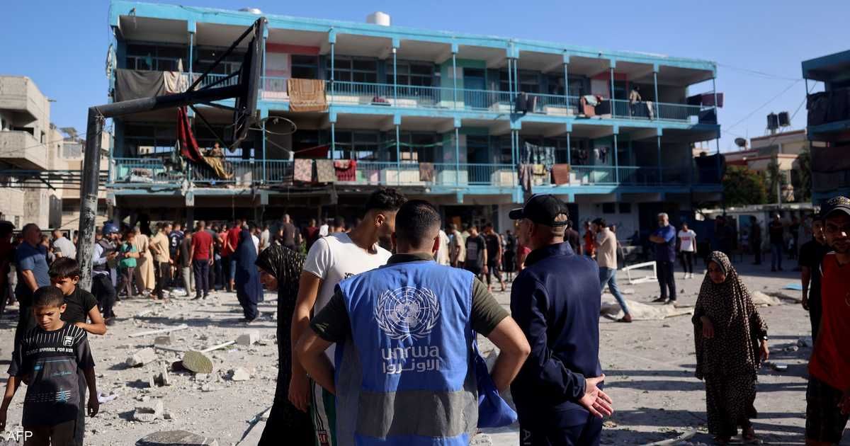 العالم اليوم - "الأونروا" تعلن مقتل 6 من موظفيها بغارتين إسرائيليتين في غزة