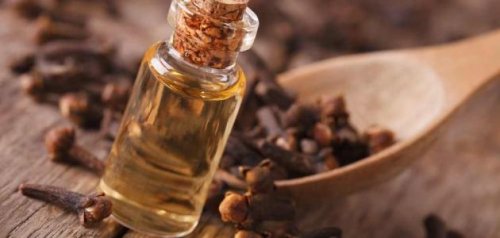 «هتجنني جوزك!!»..ضعي القرنفل علي وزيت الزيتون وضعيهم علي هذه المنطقة ولن تصدقي المفاجأة..أقوي من السحر!!